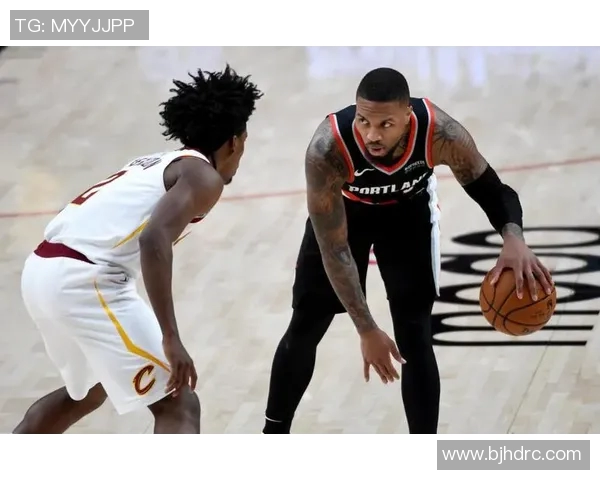 开拓者对决强敌展现团队精神与战术智慧的精彩较量